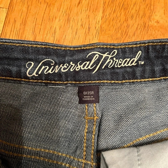 Universal Thread High Rise Shortie cutoff shorts, size 0 - Picture 3 of 5
